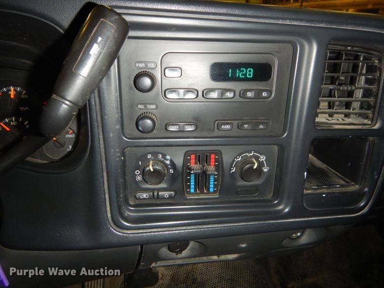 image for item GB9683 2007 Chevrolet Silverado 1500 pickup truck