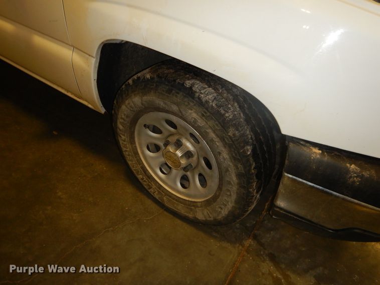 image for item GB9683 2007 Chevrolet Silverado 1500 pickup truck