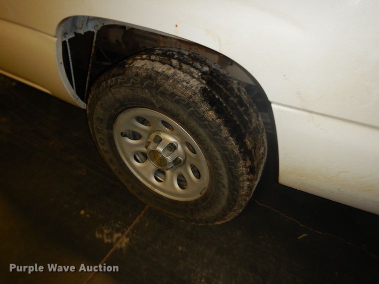 image for item GB9683 2007 Chevrolet Silverado 1500 pickup truck