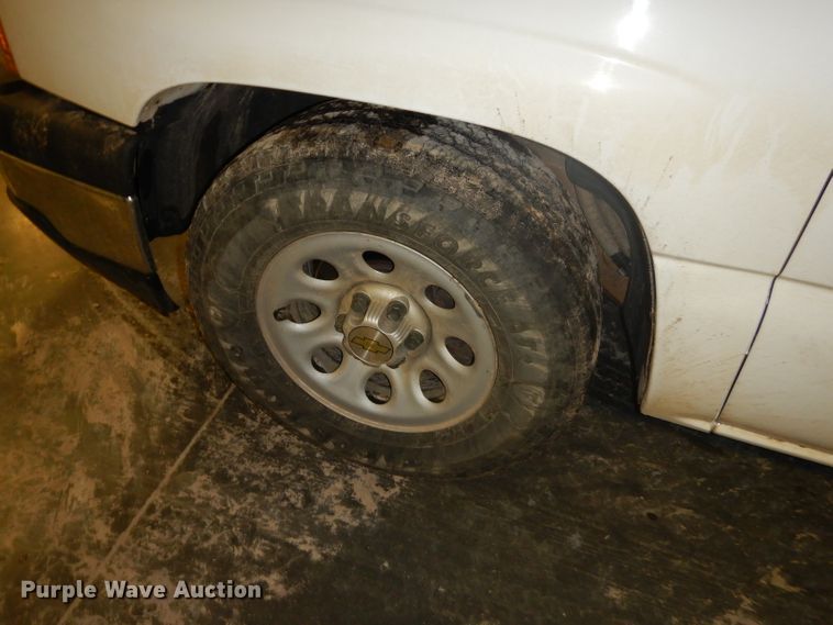 image for item GB9683 2007 Chevrolet Silverado 1500 pickup truck