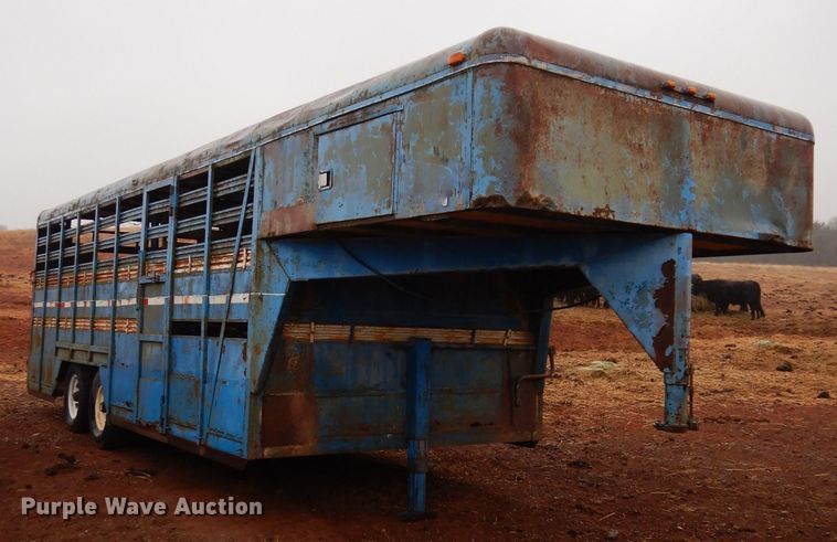 image for item GE9049 Star livestock trailer