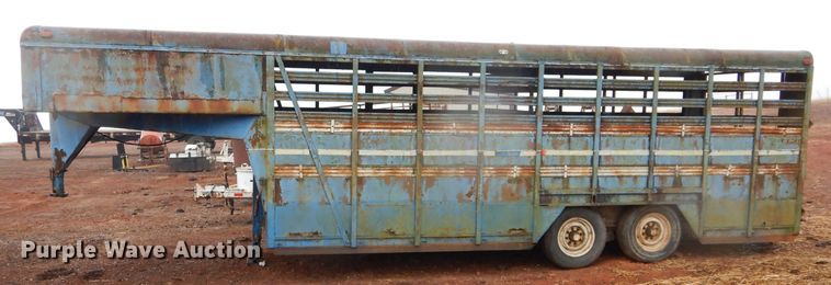 image for item GE9049 Star livestock trailer
