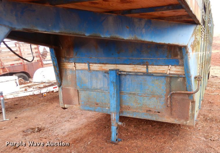 image for item GE9049 Star livestock trailer