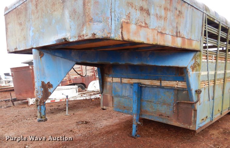 image for item GE9049 Star livestock trailer