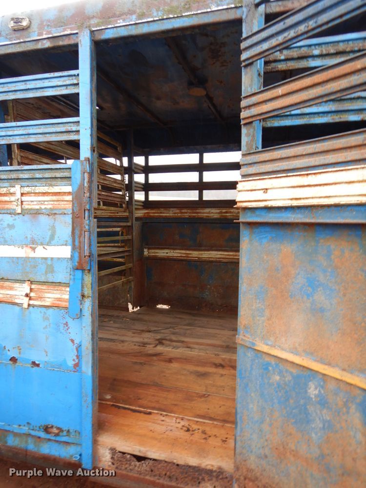 image for item GE9049 Star livestock trailer