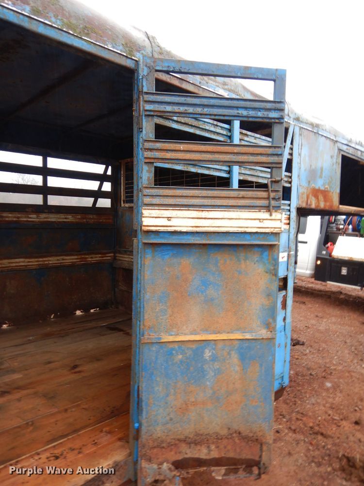 image for item GE9049 Star livestock trailer