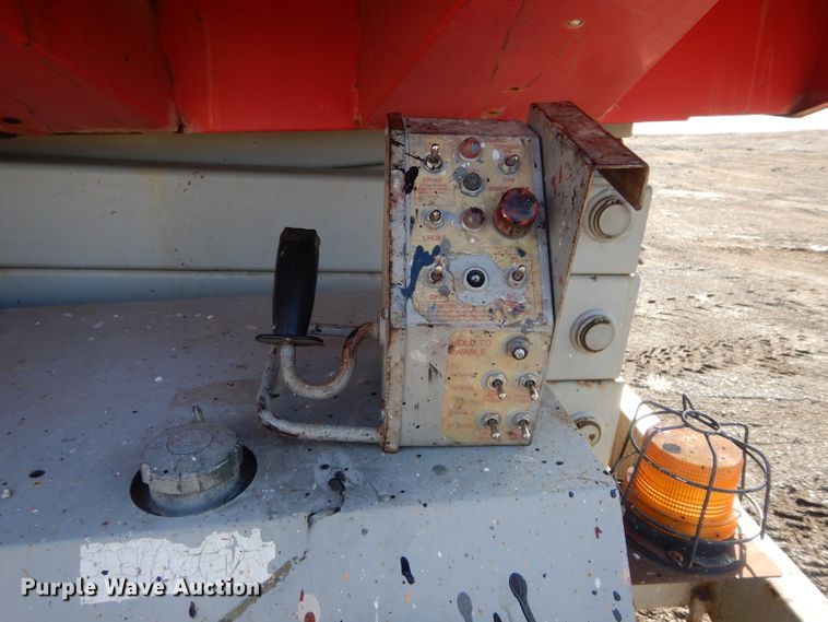 image for item GE9059 Mec 3391RT scissor lift