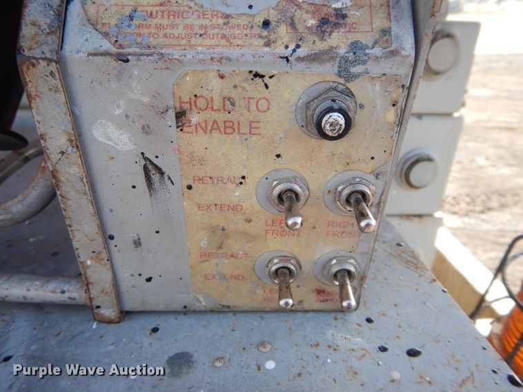 image for item GE9059 Mec 3391RT scissor lift