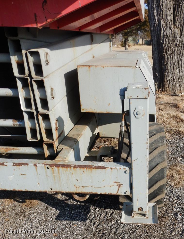 image for item GE9059 Mec 3391RT scissor lift