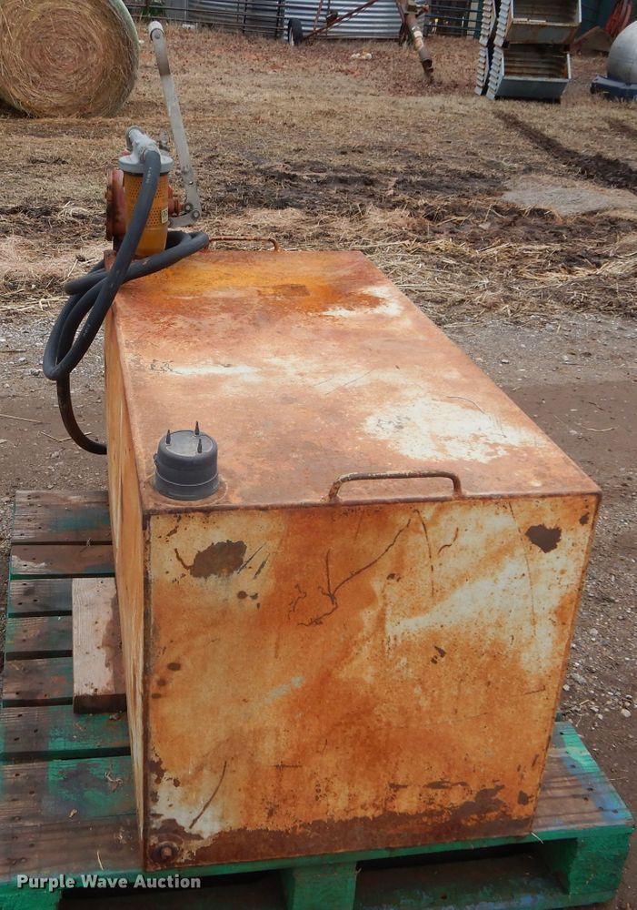 image for item GE9065 (2) fuel tanks