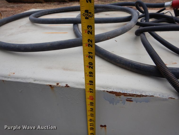 image for item GE9065 (2) fuel tanks