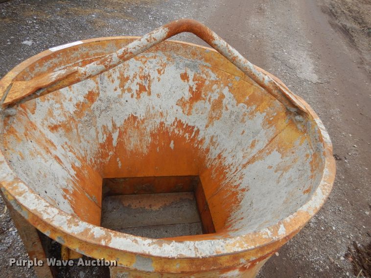image for item GE9069 Concrete bucket