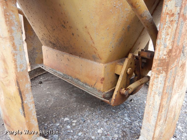 image for item GE9069 Concrete bucket