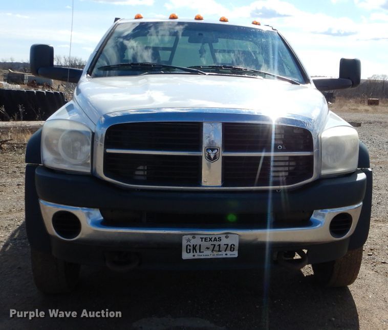 image for item GE9111 2008 Dodge Ram 5500 flatbed truck