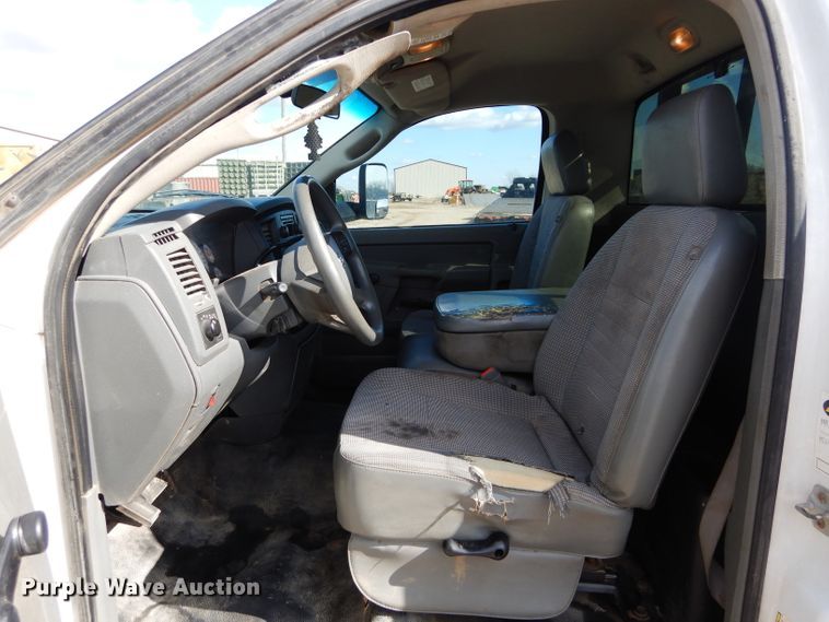 image for item GE9111 2008 Dodge Ram 5500 flatbed truck