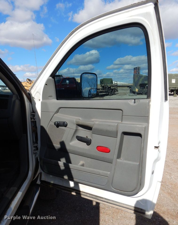 image for item GE9111 2008 Dodge Ram 5500 flatbed truck