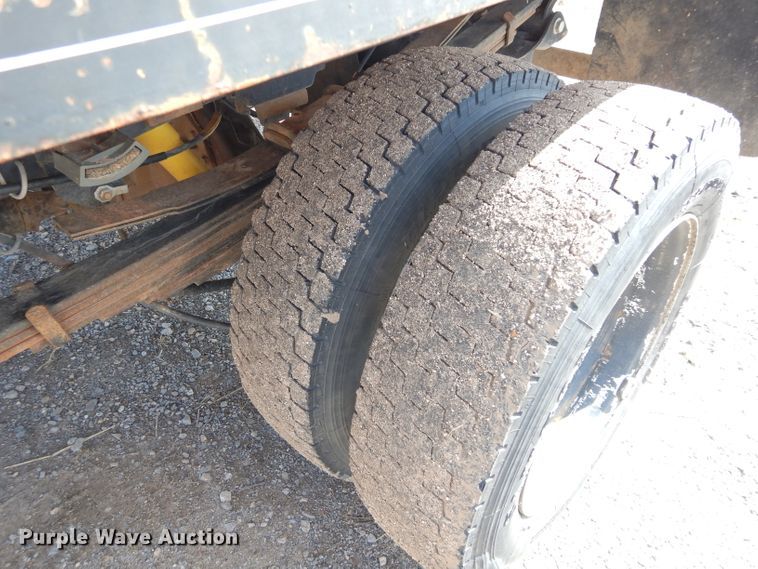 image for item GE9111 2008 Dodge Ram 5500 flatbed truck