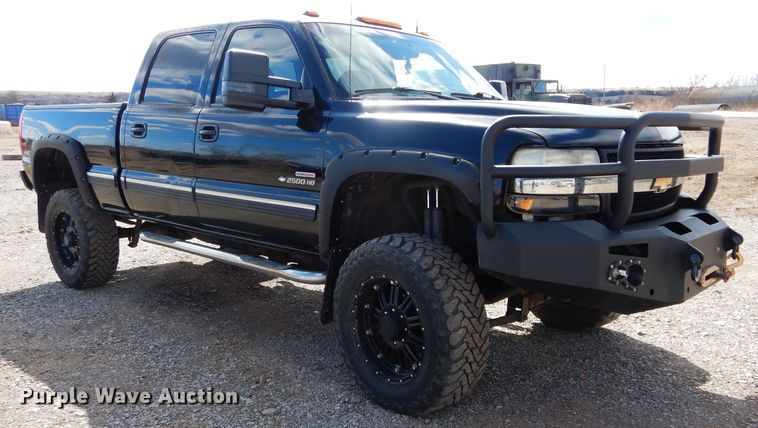 image for item GE9112 2001 Chevrolet Silverado 2500HD Crew Cab pickup truck