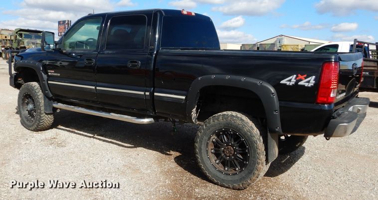 image for item GE9112 2001 Chevrolet Silverado 2500HD Crew Cab pickup truck