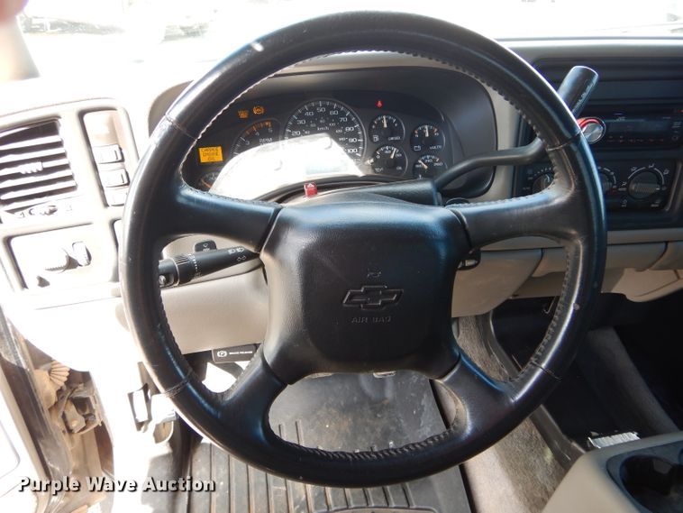 image for item GE9112 2001 Chevrolet Silverado 2500HD Crew Cab pickup truck