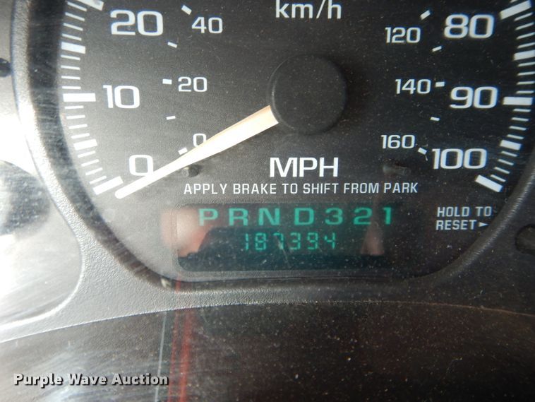 image for item GE9112 2001 Chevrolet Silverado 2500HD Crew Cab pickup truck