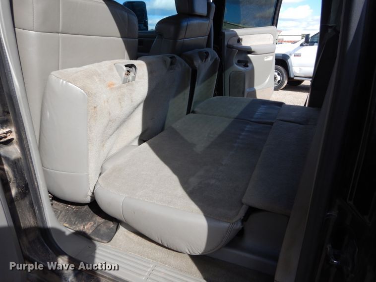 image for item GE9112 2001 Chevrolet Silverado 2500HD Crew Cab pickup truck