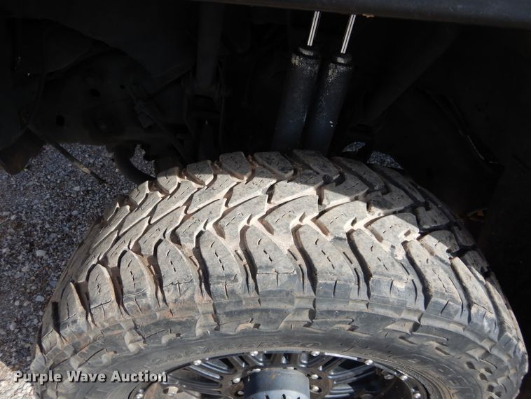 image for item GE9112 2001 Chevrolet Silverado 2500HD Crew Cab pickup truck