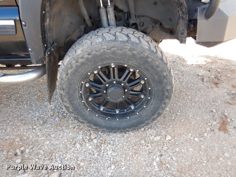 image for item GE9112 2001 Chevrolet Silverado 2500HD Crew Cab pickup truck