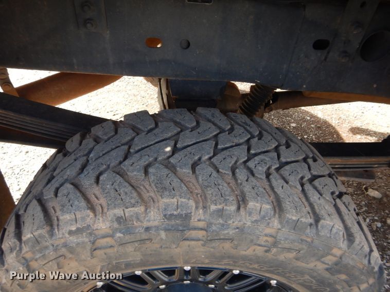 image for item GE9112 2001 Chevrolet Silverado 2500HD Crew Cab pickup truck