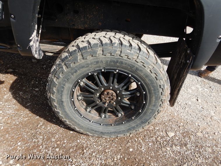 image for item GE9112 2001 Chevrolet Silverado 2500HD Crew Cab pickup truck