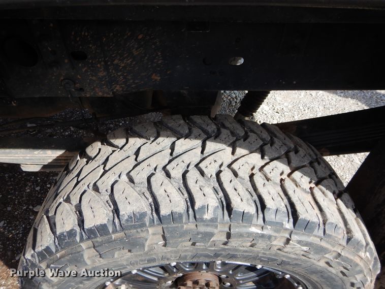 image for item GE9112 2001 Chevrolet Silverado 2500HD Crew Cab pickup truck