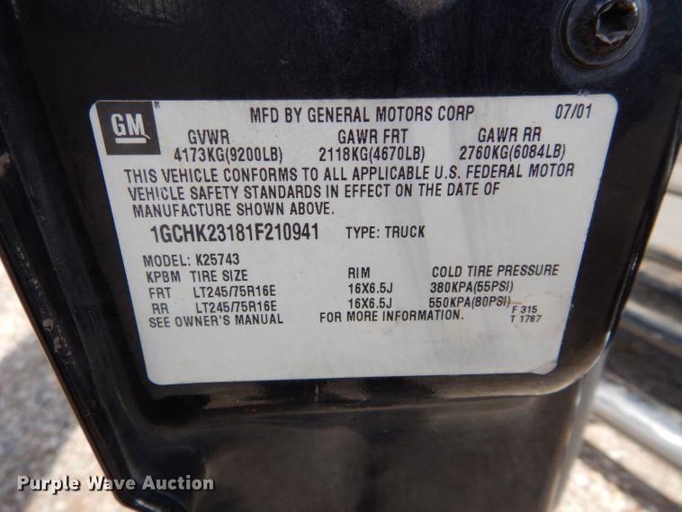 image for item GE9112 2001 Chevrolet Silverado 2500HD Crew Cab pickup truck