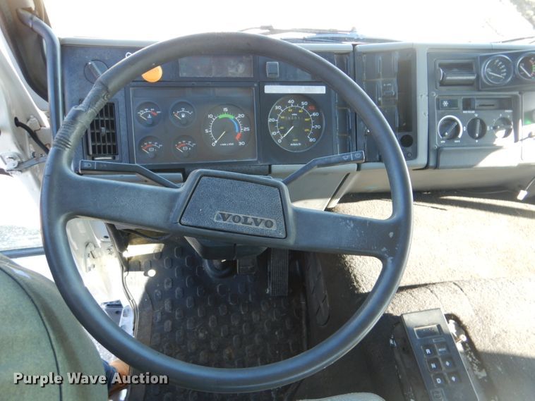 image for item GF9033 1997 Volvo FE paint striper truck