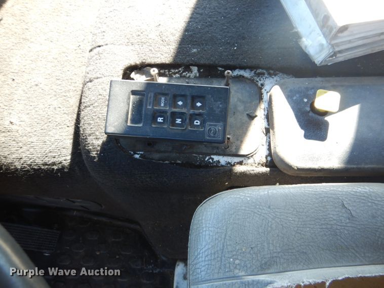 image for item GF9033 1997 Volvo FE paint striper truck