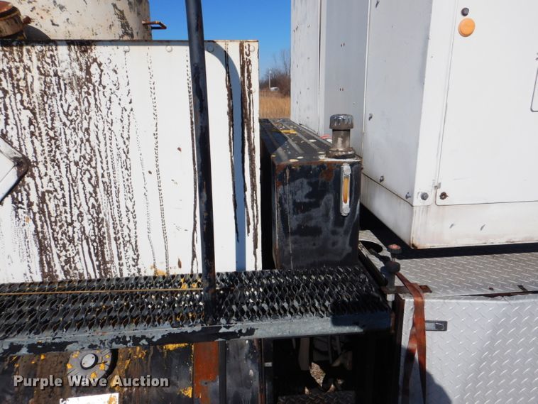 image for item GF9033 1997 Volvo FE paint striper truck