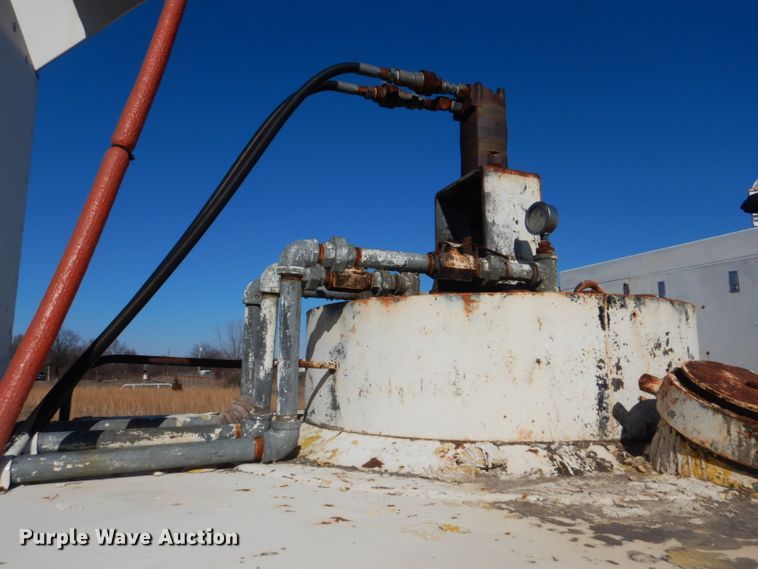 image for item GF9033 1997 Volvo FE paint striper truck