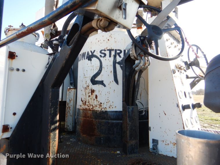 image for item GF9033 1997 Volvo FE paint striper truck