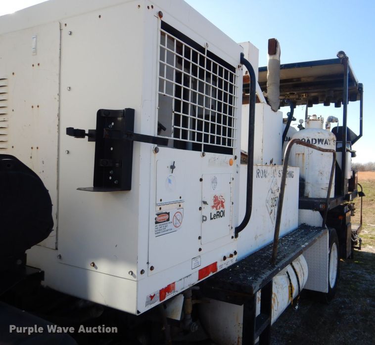 image for item GF9033 1997 Volvo FE paint striper truck