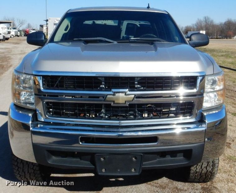 image for item GF9034 2007 Chevrolet Silverado 2500HD Crew Cab pickup truck