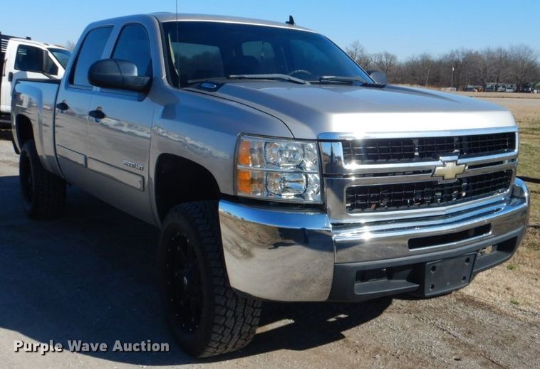 image for item GF9034 2007 Chevrolet Silverado 2500HD Crew Cab pickup truck