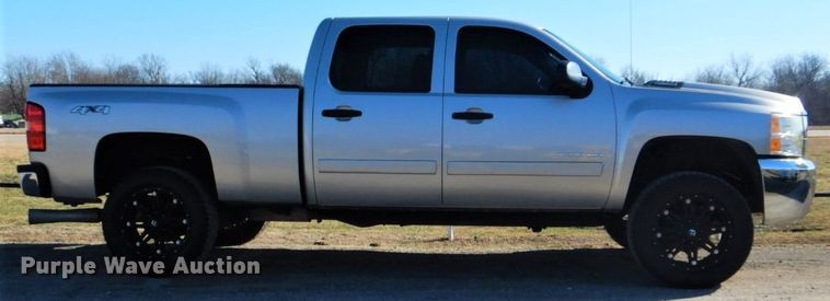 image for item GF9034 2007 Chevrolet Silverado 2500HD Crew Cab pickup truck