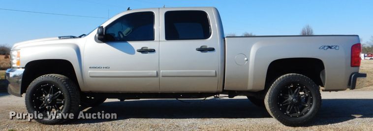 image for item GF9034 2007 Chevrolet Silverado 2500HD Crew Cab pickup truck