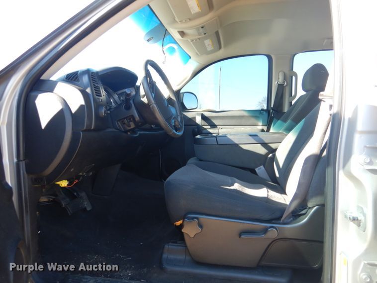 image for item GF9034 2007 Chevrolet Silverado 2500HD Crew Cab pickup truck