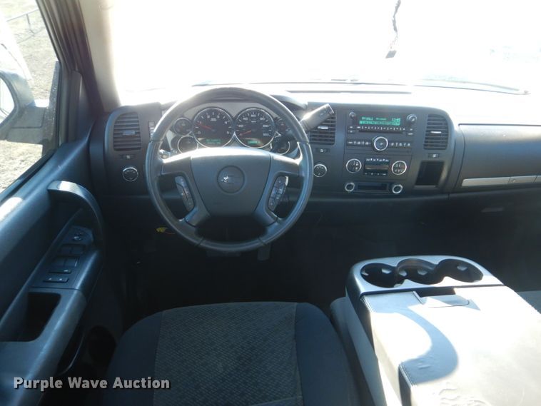 image for item GF9034 2007 Chevrolet Silverado 2500HD Crew Cab pickup truck