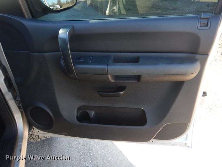 image for item GF9034 2007 Chevrolet Silverado 2500HD Crew Cab pickup truck