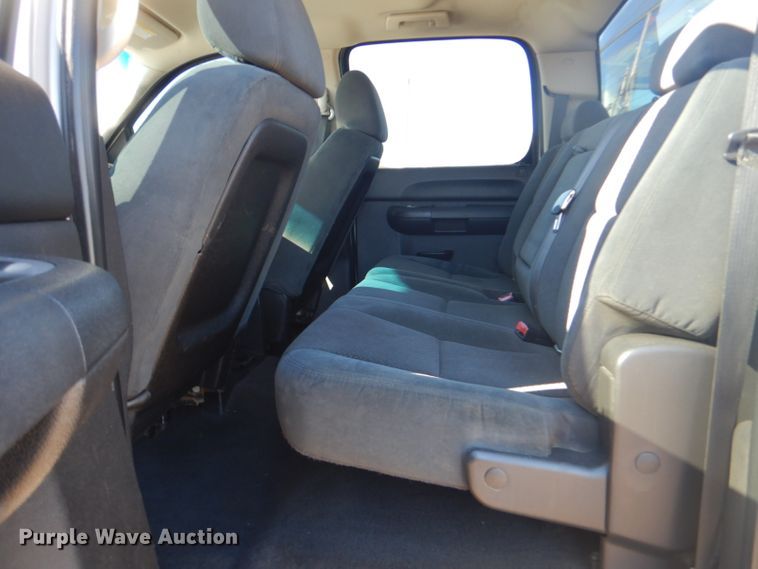 image for item GF9034 2007 Chevrolet Silverado 2500HD Crew Cab pickup truck