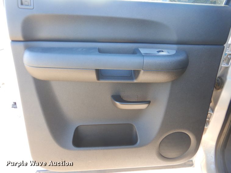 image for item GF9034 2007 Chevrolet Silverado 2500HD Crew Cab pickup truck