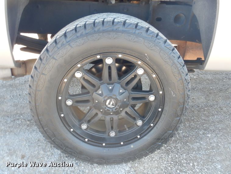 image for item GF9034 2007 Chevrolet Silverado 2500HD Crew Cab pickup truck