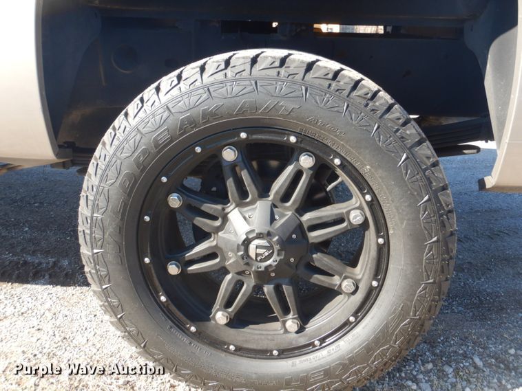 image for item GF9034 2007 Chevrolet Silverado 2500HD Crew Cab pickup truck