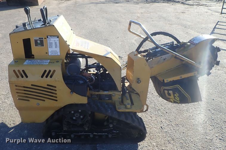 image for item GF9633 2013 Vermeer SC30TX stump grinder